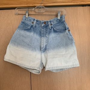 VINTAGE WRANGLER SHORTS SIZE 0/24